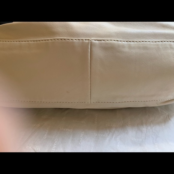 ID CHAIN LARGE MICHAEL KORS HOBO BAG- VANILLA - Picture 8 of 9